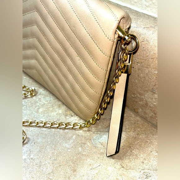 Urban Expressions Quilted Vegan Leather Crossbody Clutch Beige Removable Chain - Picture 5 of 9